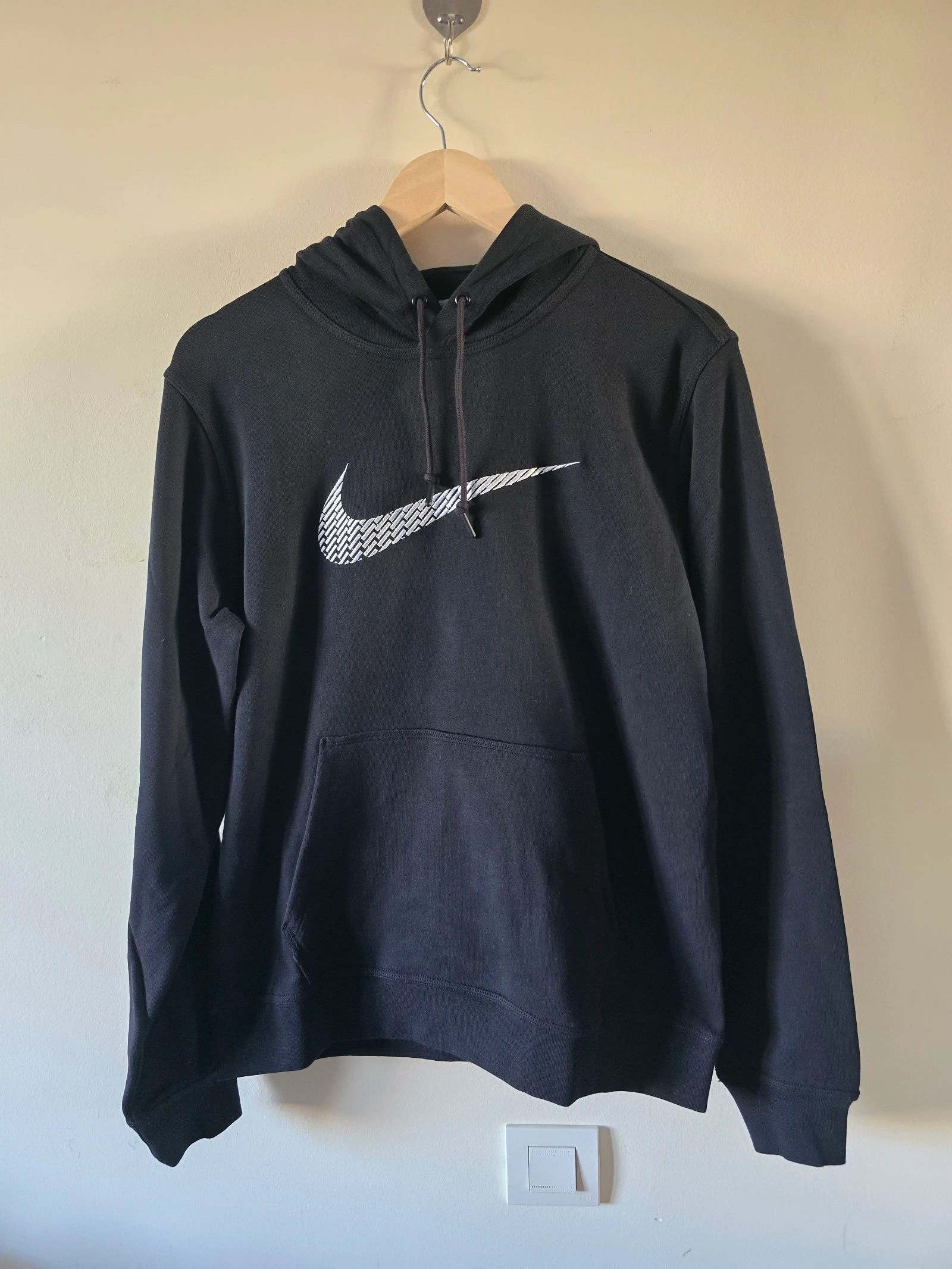 Sudadera Nike Negra con Capucha - Talla M (Nueva con etiquetas) – photo 2
